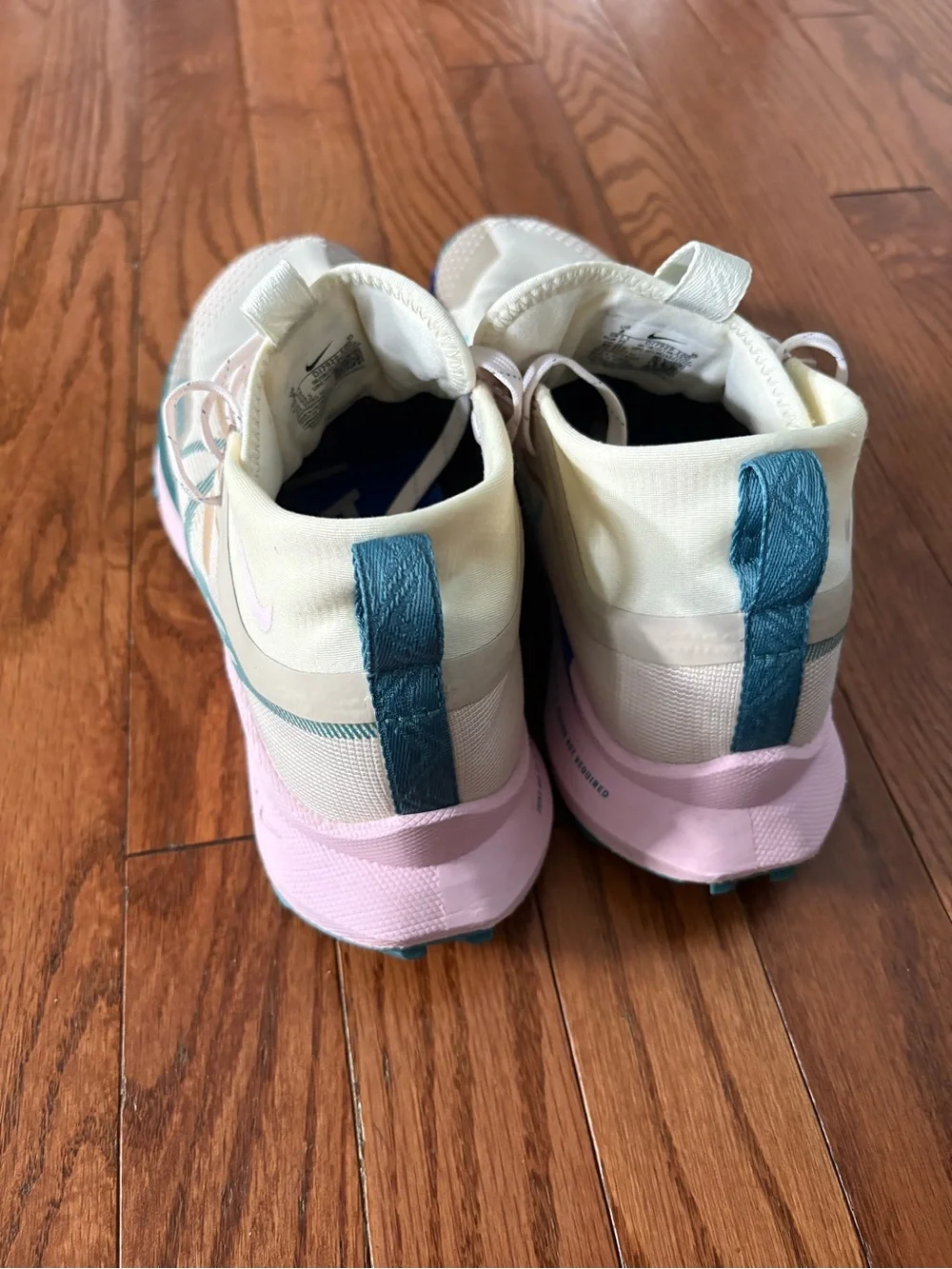 Nike Wmns 8 React Pegasus Trail 4 GORE-TEX Sanddrift Pearl Pink DJ7929-100